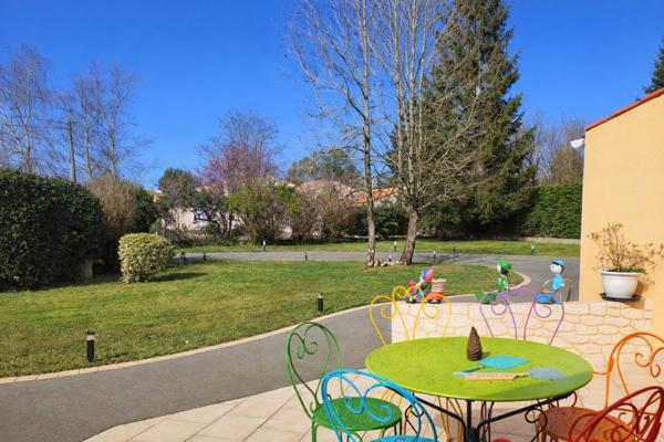 MAISON PLAIN PIED 5 CHAMBRES AVEC PISCINE COUVERTE