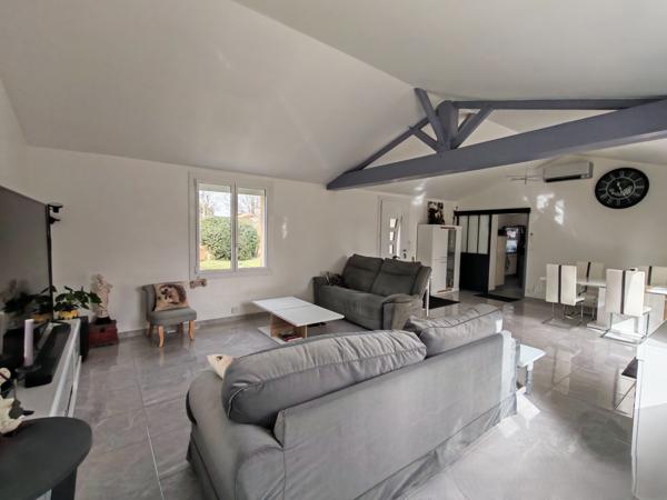 MAISON PLAIN PIED 5 CHAMBRES AVEC PISCINE COUVERTE