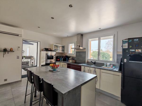 MAISON PLAIN PIED 5 CHAMBRES AVEC PISCINE COUVERTE