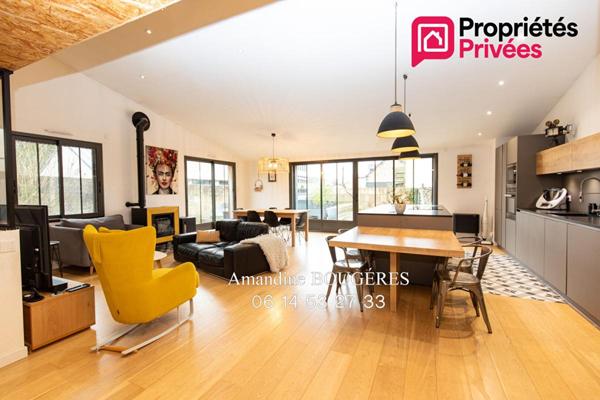 VITRE 35500 - PROCHE GARE A PIED- CENTRE VILLE -218 M² - 5 CHAMBRES - JARDIN - 579 000 EUROS HAI - STATIONNEMENT