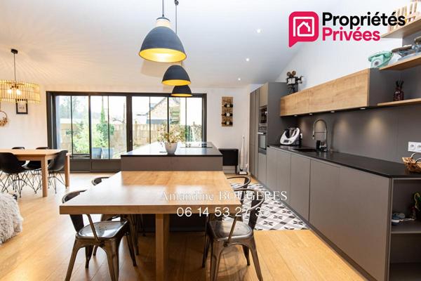 VITRE 35500 - PROCHE GARE A PIED- CENTRE VILLE -218 M² - 5 CHAMBRES - JARDIN - 579 000 EUROS HAI - STATIONNEMENT