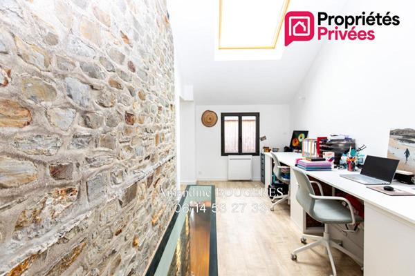 VITRE 35500 - PROCHE GARE A PIED- CENTRE VILLE -218 M² - 5 CHAMBRES - JARDIN - 579 000 EUROS HAI - STATIONNEMENT