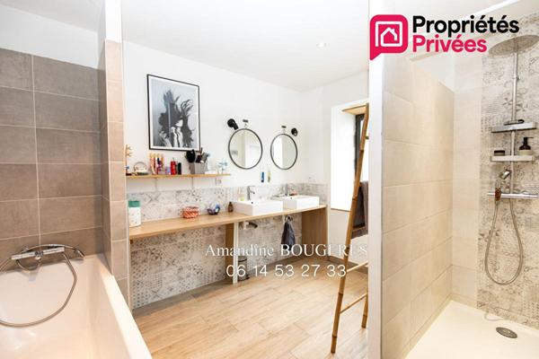 VITRE 35500 - PROCHE GARE A PIED- CENTRE VILLE -218 M² - 5 CHAMBRES - JARDIN - 579 000 EUROS HAI - STATIONNEMENT