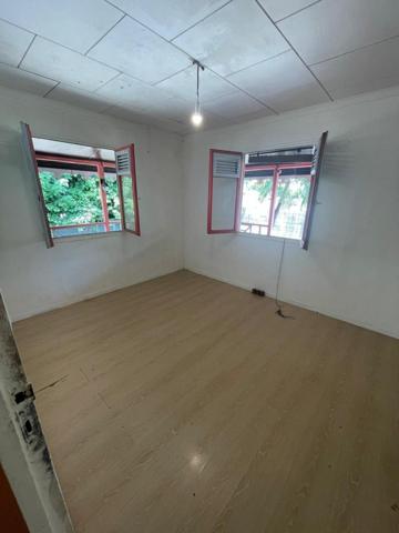 Maison T4 et locatif T3 indépendant - piscine - terrain de 577 m2 -