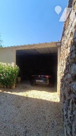 Lorrez-le-Bocage pavillon à rénover sur sous-sol total, 5 pièces, 2 garages,  817 m² de jardin clos.