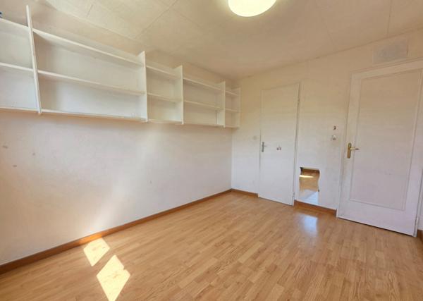 Maison 3 chambres avec véranda, insert et atelier - Pompe à chaleur neuve - Terrain clos et arboré