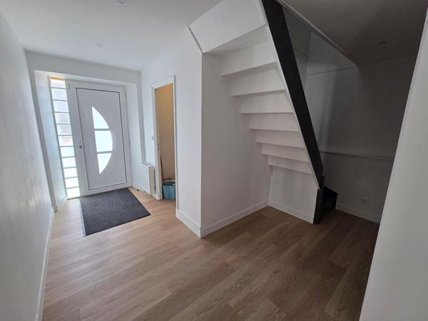 Maison Dourdan 5 pièces de 160 m2 avec grange attenante de 80 m² + garage 20 m²