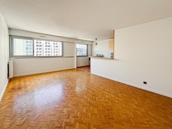 Appartement T4 de 85 m² avec piscine et tennis privatifs - Métro Garibaldi Lyon (69003)