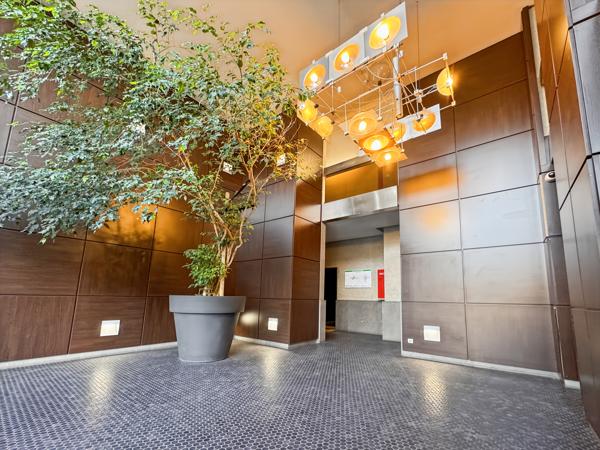 Appartement T4 de 85 m² avec piscine et tennis privatifs - Métro Garibaldi Lyon (69003)