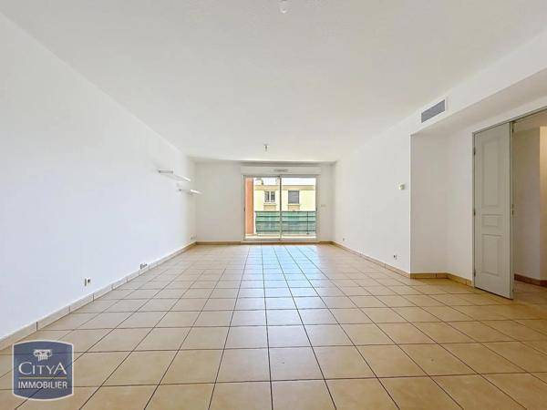 Appartement à louer 3 pièces 74.52m² Nîmes (30900)