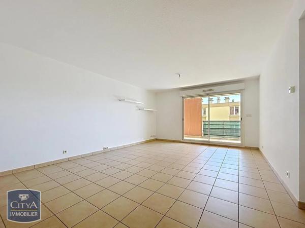 Appartement à louer 3 pièces 74.52m² Nîmes (30900)