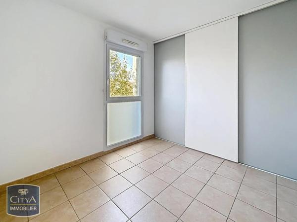 Appartement à louer 3 pièces 74.52m² Nîmes (30900)