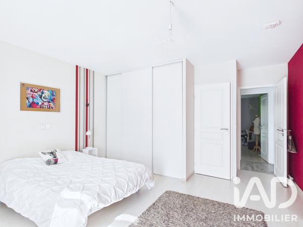 Maison à vendre 6 pièces 254 m² Saint-Julien-les-Villas