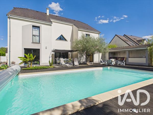 Maison à vendre 6 pièces 254 m² Saint-Julien-les-Villas