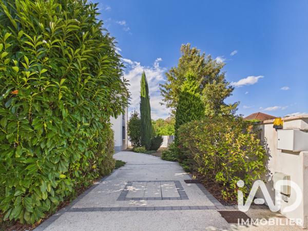 Maison à vendre 6 pièces 254 m² Saint-Julien-les-Villas