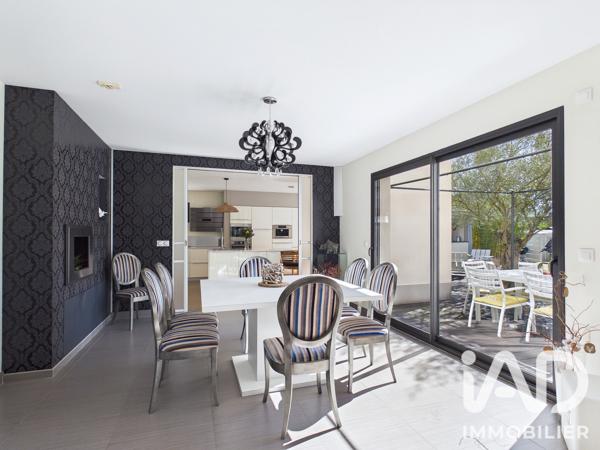 Maison à vendre 6 pièces 254 m² Saint-Julien-les-Villas