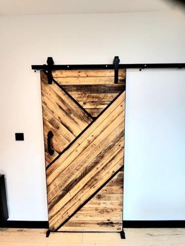 Les Andelys - Maison refaite à neuf de 75 m2 - 2/3 chambres + garage et bâtiment sur 2.109 m2 de terrain - Prix 242.000