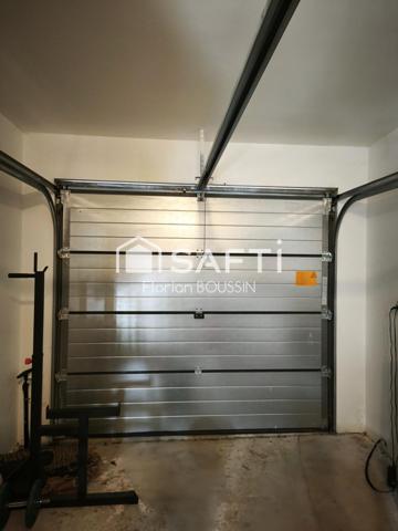 Très bien situé intra muros de la Fleche