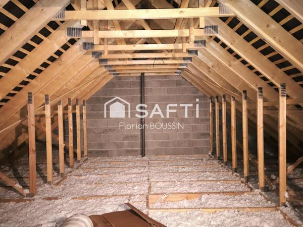 Très bien situé intra muros de la Fleche