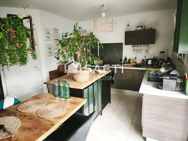 Très bien situé intra muros de la Fleche