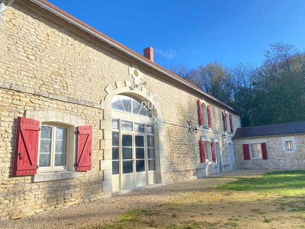 86200 POUANT Maison corps de ferme 244.09 m²