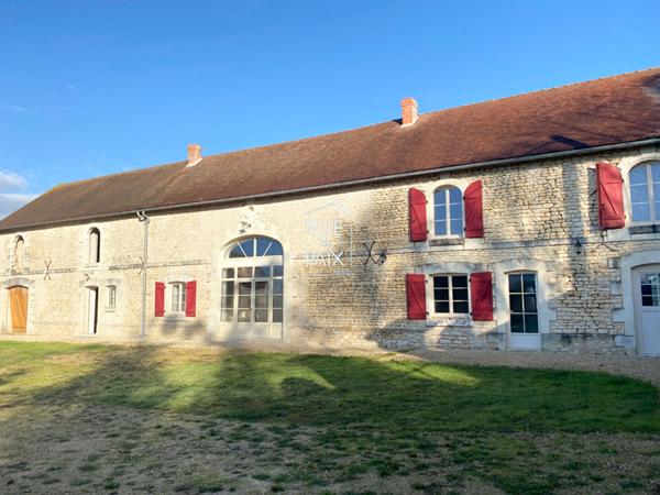 86200 POUANT Maison corps de ferme 244.09 m²