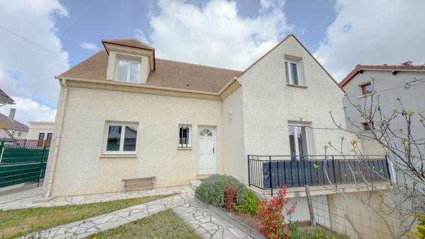 Maison de 2000 avec 4/5 chambres au quartier des fleurs
