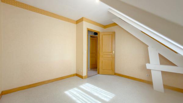 Maison de 2000 avec 4/5 chambres au quartier des fleurs