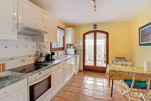 A VENDRE EN EXCLUSIVITE à LORGUES - Villa de 112m² sur un terrain de 1123m² avec PISCINE et GARAGE - VUE - AU CALME