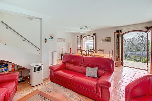 A VENDRE EN EXCLUSIVITE à LORGUES - Villa de 112m² sur un terrain de 1123m² avec PISCINE et GARAGE - VUE - AU CALME