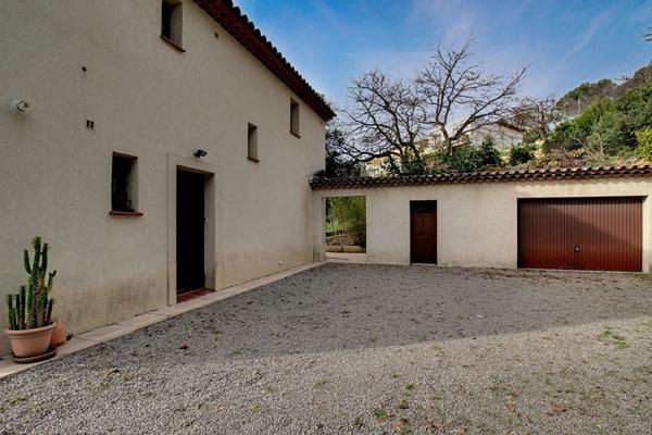 A VENDRE EN EXCLUSIVITE à LORGUES - Villa de 112m² sur un terrain de 1123m² avec PISCINE et GARAGE - VUE - AU CALME