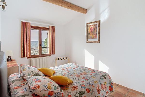 A VENDRE EN EXCLUSIVITE à LORGUES - Villa de 112m² sur un terrain de 1123m² avec PISCINE et GARAGE - VUE - AU CALME