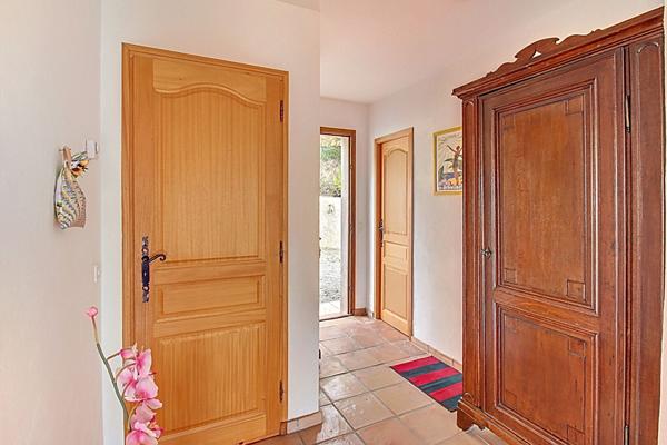 A VENDRE EN EXCLUSIVITE à LORGUES - Villa de 112m² sur un terrain de 1123m² avec PISCINE et GARAGE - VUE - AU CALME