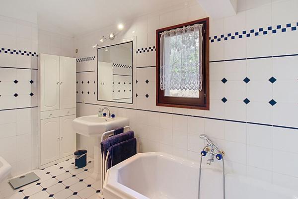 A VENDRE EN EXCLUSIVITE à LORGUES - Villa de 112m² sur un terrain de 1123m² avec PISCINE et GARAGE - VUE - AU CALME