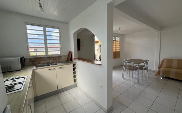 Appartement à louer    2 pièces • 44 m2 Fort-de-France