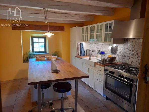 Vente                                                      Maison
                        
                                         358 m2                     à Sévérac-d'Aveyron