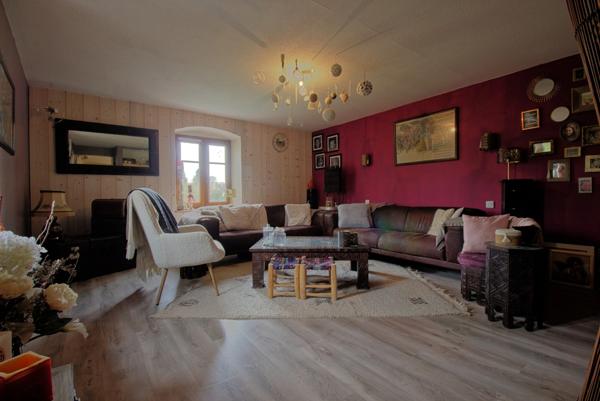 Maison rénovée en pierre à vendre CHAMPVANS (39)