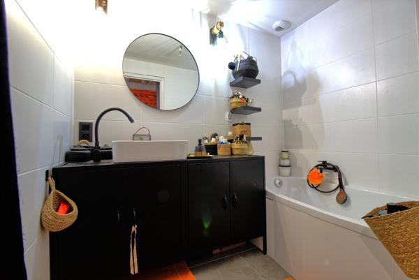 Maison rénovée en pierre à vendre CHAMPVANS (39)