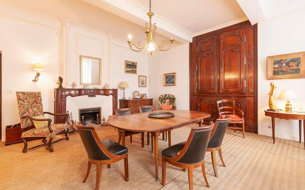 Maison à vendre    8 pièces •  Coudures