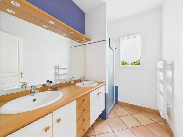 Maison de 237m², 6 chambres, piscine