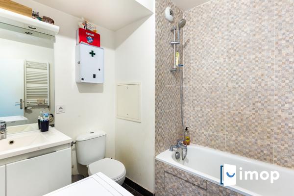 BAS MONTREUIL : Lumineux 4 pièces 3 chambres avec terrasses