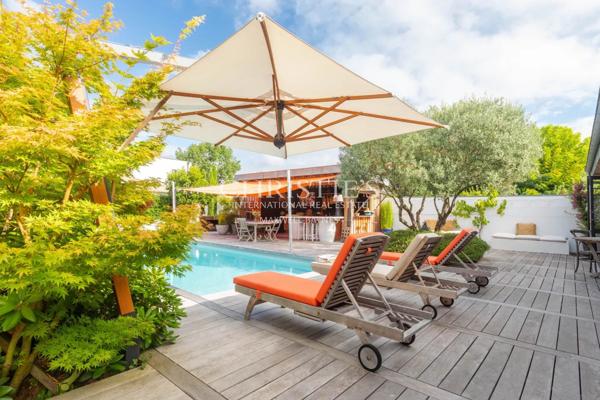 Bruges limite Bouscat – Maison d’environ 190 m2 avec jardin et piscine