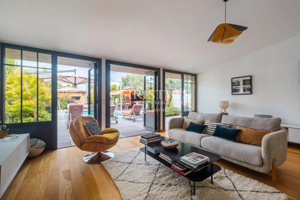 Bruges limite Bouscat – Maison d’environ 190 m2 avec jardin et piscine