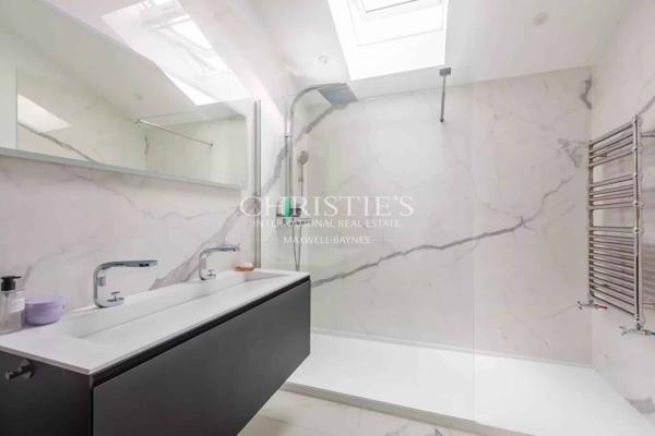 Bruges limite Bouscat – Maison d’environ 190 m2 avec jardin et piscine