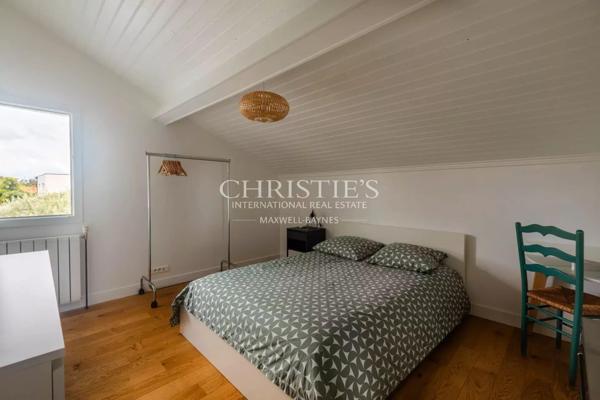 Bruges limite Bouscat – Maison d’environ 190 m2 avec jardin et piscine