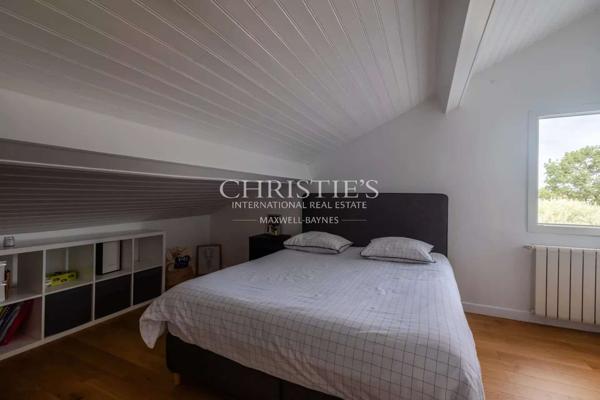 Bruges limite Bouscat – Maison d’environ 190 m2 avec jardin et piscine