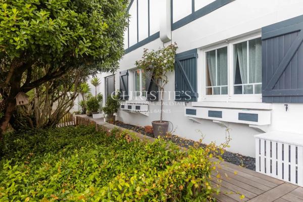 Bruges limite Bouscat – Maison d’environ 190 m2 avec jardin et piscine