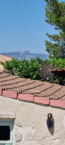 VILLA AUX PORTES DE CASSIS 9 pièce(s) 190 m2 SUR 800 m²