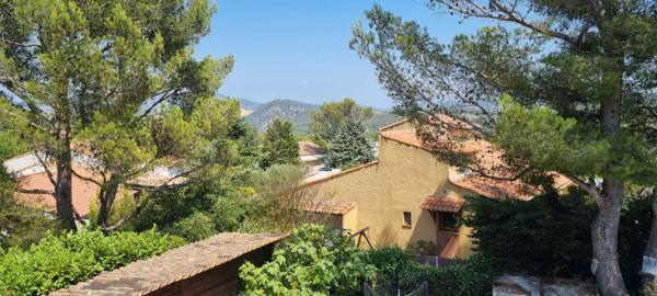 VILLA AUX PORTES DE CASSIS 9 pièce(s) 190 m2 SUR 800 m²