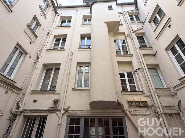 Studio au dernier étage au coeur du quartier Notre-Dame